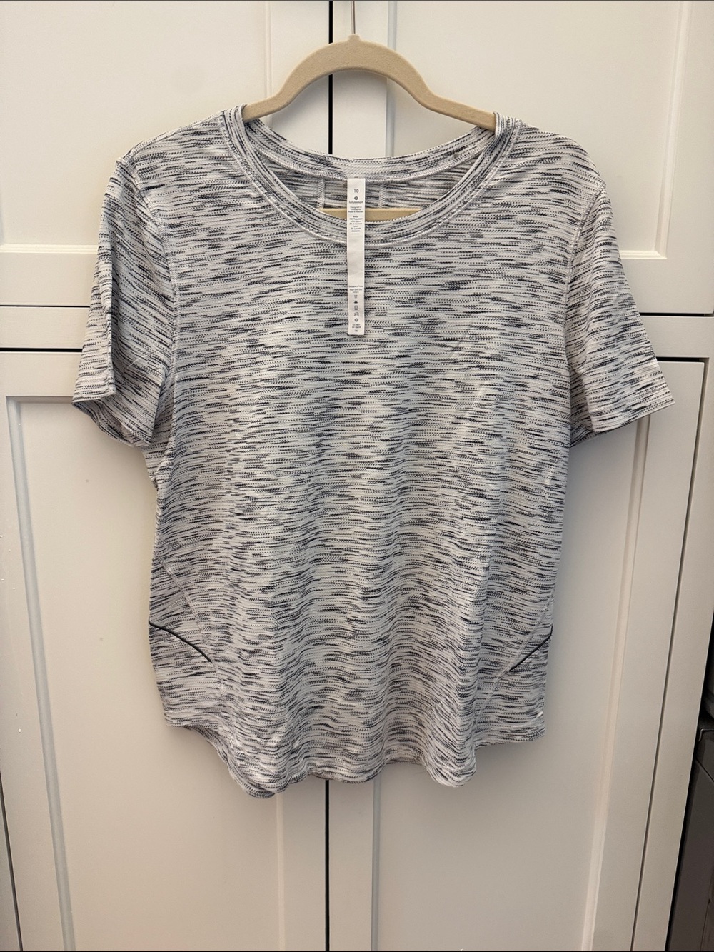 lululemon athletica Heathered White & Gray Short Sleeve Tee